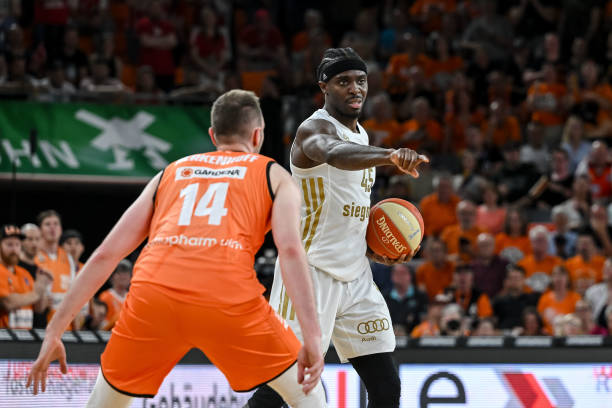 她们以一记 她们以一记