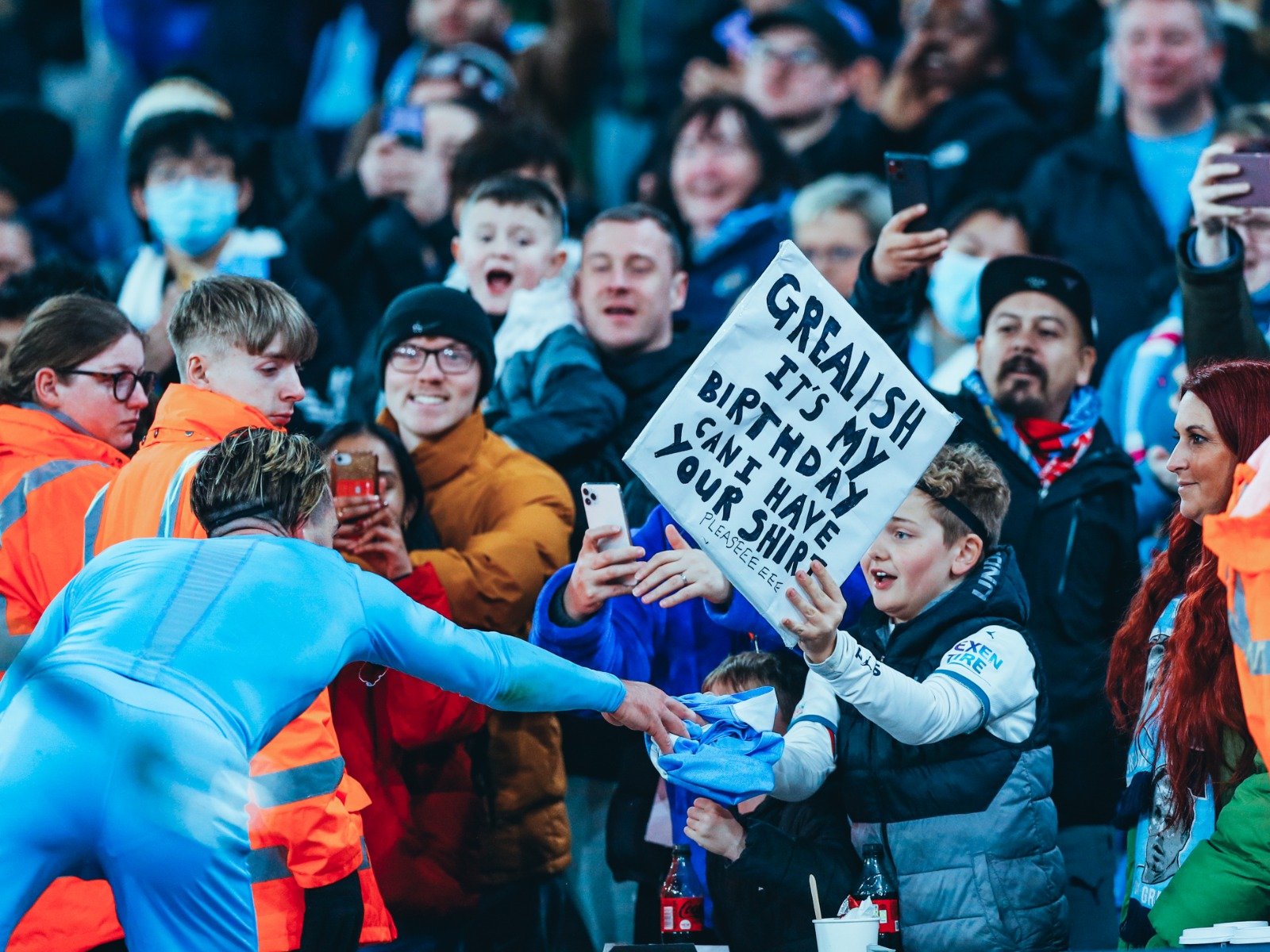 他以自己的 他以自己的